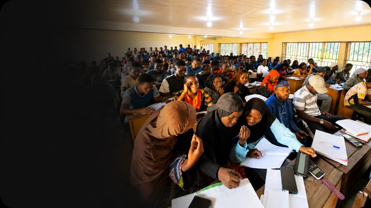 Undergraduate students taking part in a classroom tutorial